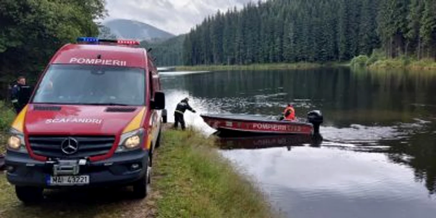 Pompierii au căutat toată ziua în lac, dar nu au găsit nimic. Foto: ISU Alba