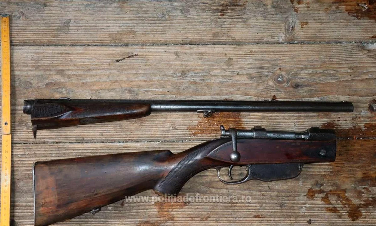 Puști găsite la percheziții. FOTO Poliția de Frontieră