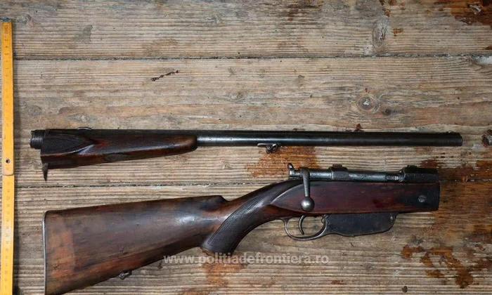 Puști găsite la percheziții. FOTO Poliția de Frontieră