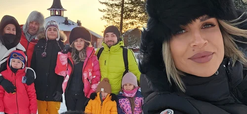 Adina Halas și-a luat doctorul estetician cu ea în vacanța din Laponia