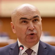 Ședințele camerelor reunite ale Parlamentului României organizate pentru asumarea răspunderii Guvernului pe pachetul 2 de măsuri fiscal-bugetare, în București. FOTO Inquam Photos / Octav Ganea