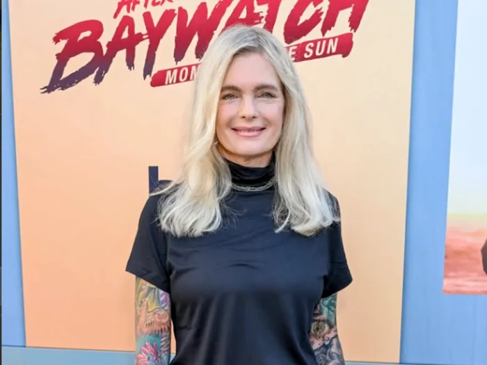 Erika Eleniak/FOTO: Instagram @officialerikaeleniak