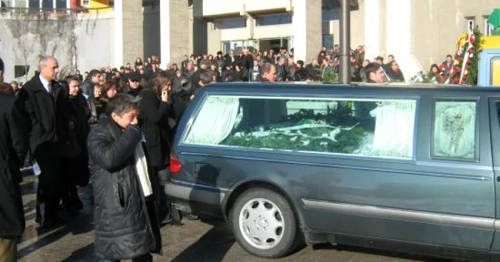 Visi Ghencea a fost condus pe ultimul drum de zeci de oameni