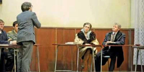 Imagine din piesa „Ultimele ore ale lui Ceauşescu“, care s-a jucat la Teatrul Odeon, în zilele de 10 şi 11 decembrie 2009