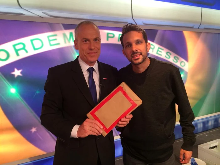 
    Plicul sigilat a stat în permanenţă la cei de la Sky SportsFOTO Facebook  