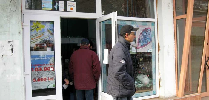 Albaiulienii au luat cu asalt agenţiile Loto din oraş.