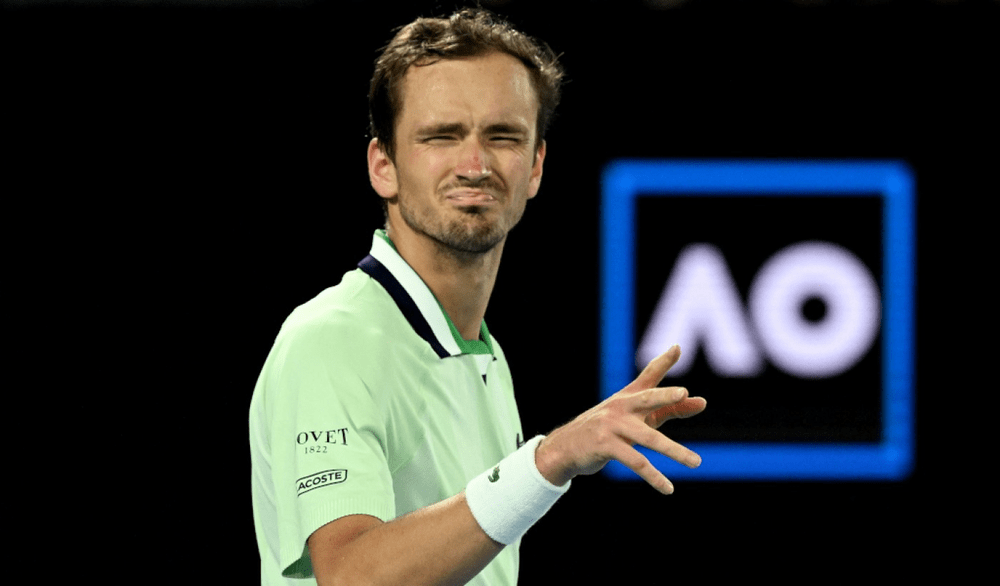 Rusul Medvedev, inamicul publicului la Melbourne: A înjurat un spectator VIDEO