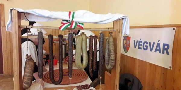 Festivalul cârnaţilor ungureşti de la Tormac FOTO Ş.Both