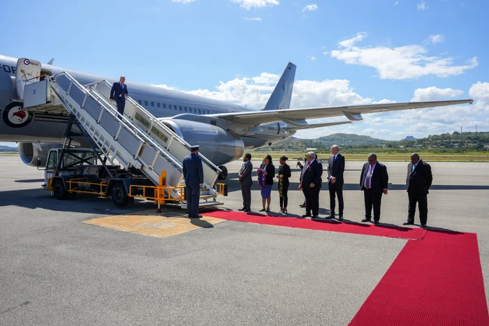 Premierul Luxon a luat un zbor comercial spre Japonia FOTO: Christopher Luxon/Twitter