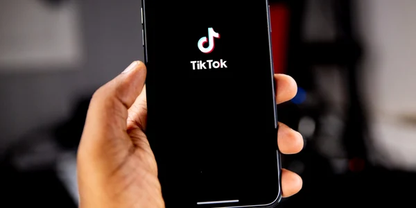 tik tok sursa unsplash.com