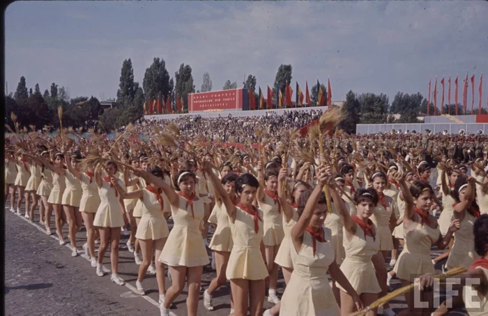 ”23 august” era sărbătorit cu parade impresionante FOTO Adevărul