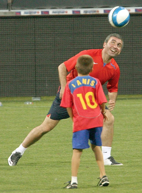 2007: Ianis face  pase cu Gică,  pe atunci antrenor  la Steaua