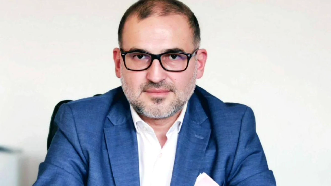 Adrian Teodorescu beneficiază și de unele bonusuri.  FOTO Facebook