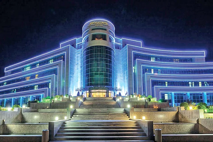 O noapte de cazare  costă între 200  şi 600 de dolari