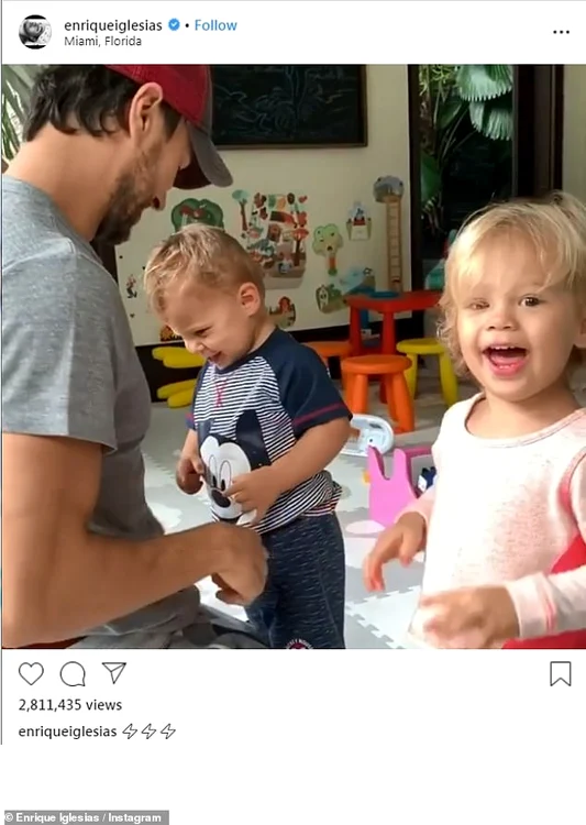 Enrique Iglesias, ]mpreun[ cu gemenii lui