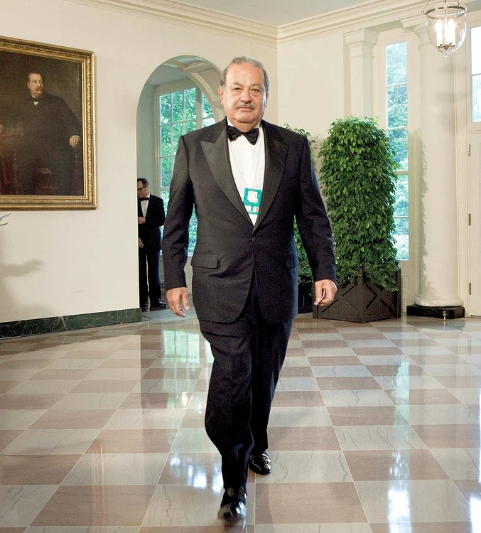 
    Dacă afaceristul Carlos Slim Helu şi-ar băga banii la bancă, averea lui ar creşte zilnic cu 11,6 milioane de dolariFoto: AFP  