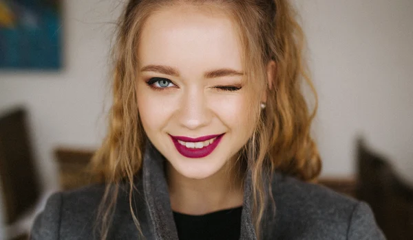 1 zambet femeie jpg jpeg