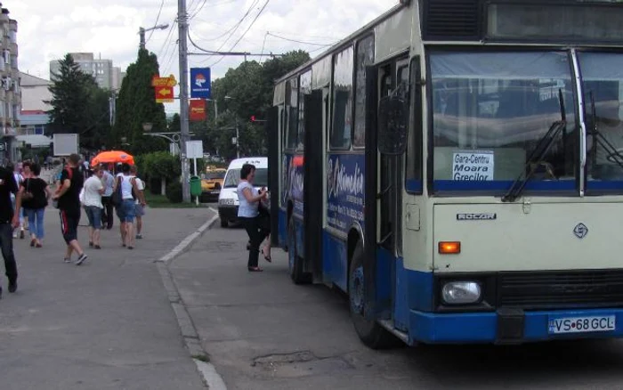 În autobuz sunt valabile doar abonamentele care sunt însoţite de poza titularului