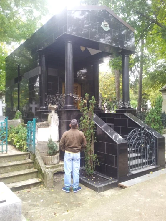Cavoul familiei Urdăreanu din cimitirul Bellu