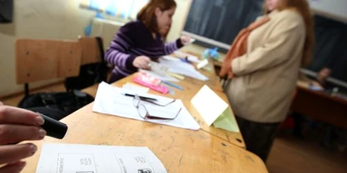 Adolescenţii sunt cercetaţi în stare le libertate