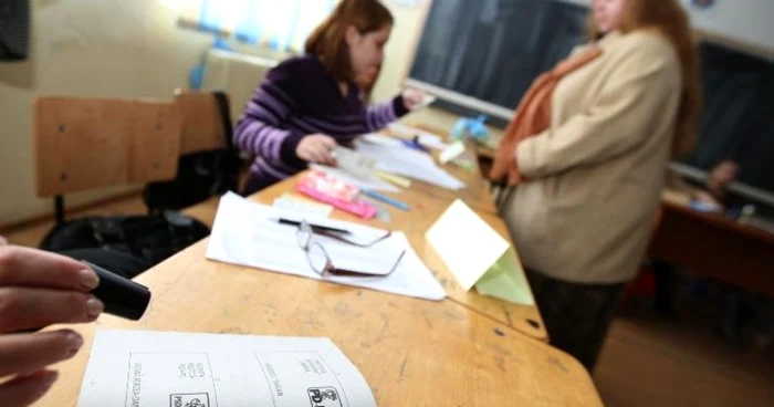 Adolescenţii sunt cercetaţi în stare le libertate