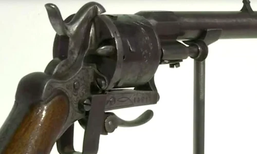 Cel mai faimos pistol din istoria literaturii franceze s a vândut la licitație pentru 430 000 de euro jpeg