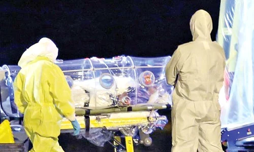 Asistenta a fost transportată la spital într un izolator jpeg