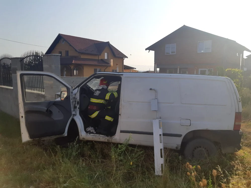 Şoferul a murit la scurt timp după impact FOTO: ISU Argeş