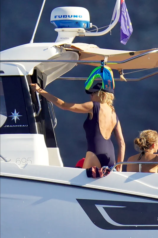 1 brigitte macron in costum de baie 67 de ani 9 jpg jpeg