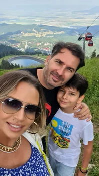 Povestea lor de dragoste a evoluat repede și frumos și îi leagă, înainte de toate, faptul că împreună formează o adevărată echipă