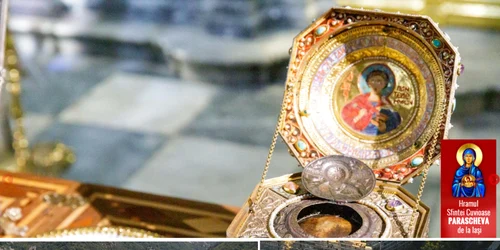Moaștele Sfântului Pantelimon aduse de la Mănăstirea Sfântul Pavel de pe Muntele Athos la Catedrala Mitropolitană din Iași Colaj