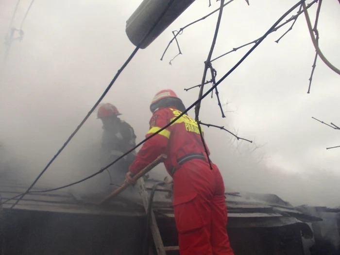 Intervenţia pompierilor Foto:Arhivă Adevărul