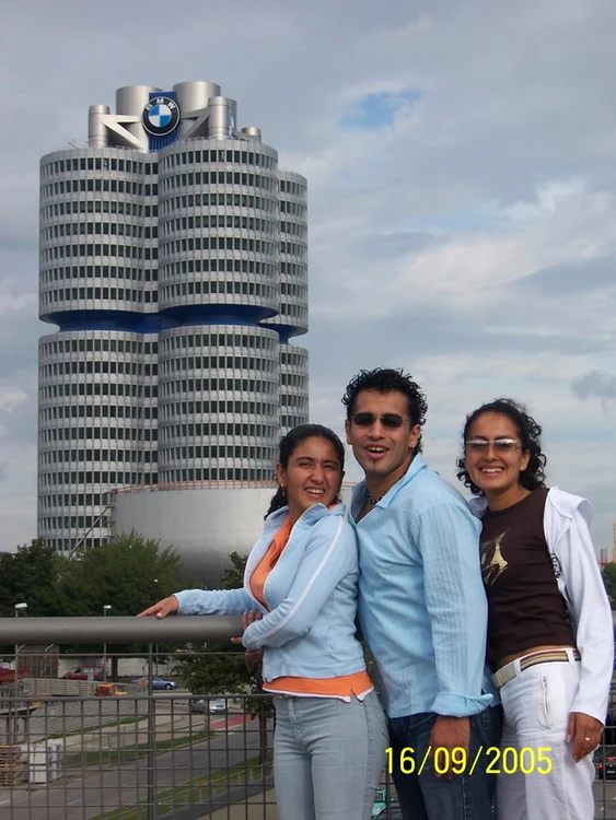 Wilmark şi surorile în adolescenţă