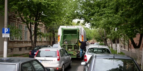 Angajaţii RETIM au adunat resturile lăsate de timişoreni în stradă