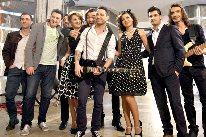 Cristian Prăjescu este  un solist care are doar 16 ani, dar a fost  deja poreclit „Bryan  Adams” de România  (FOTOGRAFII: TVR/DORIN CONSTANDA_