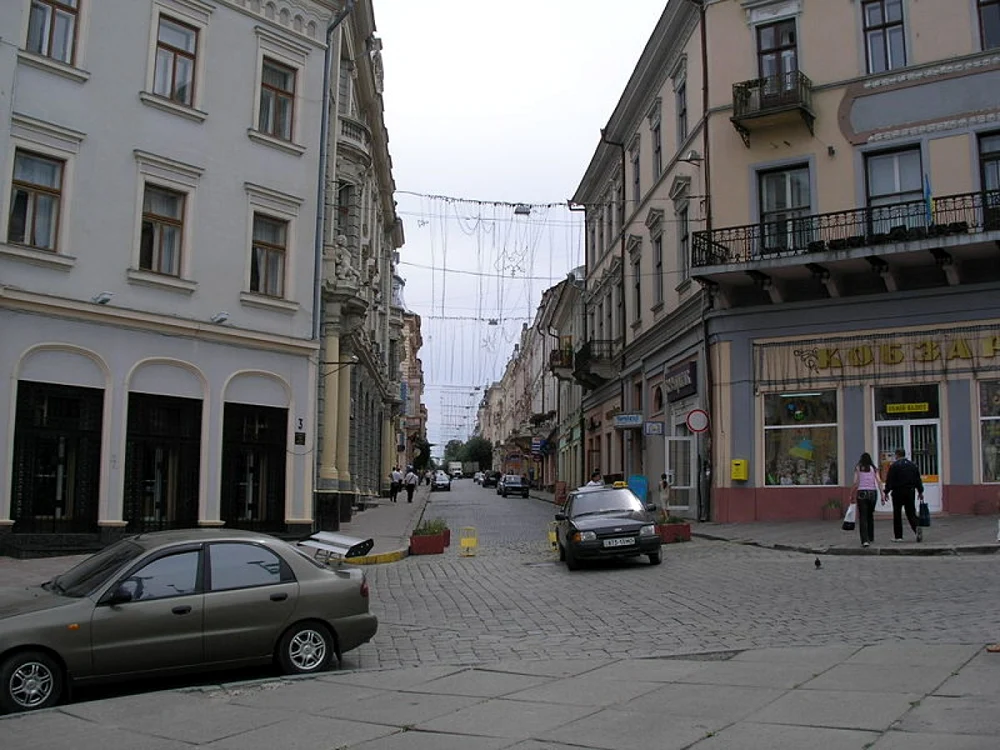 Românii din Cernăuţi cer ca străzile oraşului să revină la denumirea lor istorică