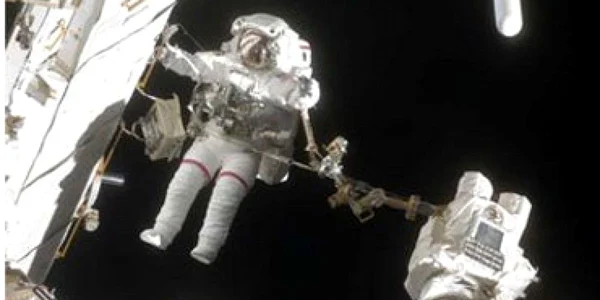 Astronauţii se îmbarcă în naveta Discovery
