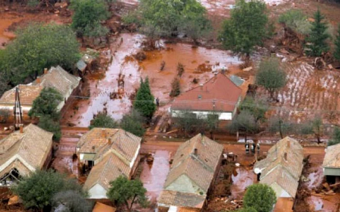 Kolontar, Devecser şi Somlovasarhely au fost inundate Foto: Epa