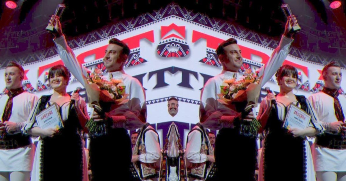 Valentin Sanfira a luat „Marele trofeu Zestrea 2025” și e foarte încântat! Artistul e tare îndrăgit de colegele lui de breaslă pentru că e mereu vesel și pus pe glume!