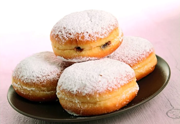 
    Intr-o zi ploioasa, parca ai mai mult spor la gatit aceste pancove ardelenesticlickpoftabuna.ro  