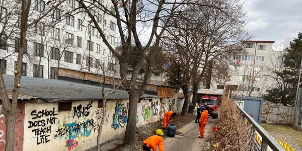 mercur imprastiat pe o strada din Suceava 