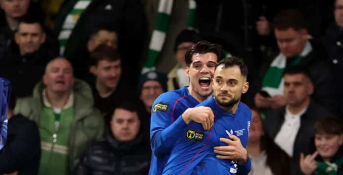 Ianis Hagi, bucurându-se după golul lui Bajrami. Foto Profimedia