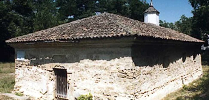Biserica „Adormirea Maicii Domnului“ din Căuşeni