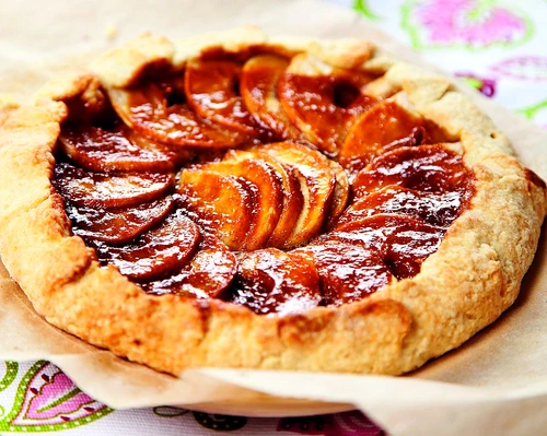 placinta cu mere si sos caramel jpeg