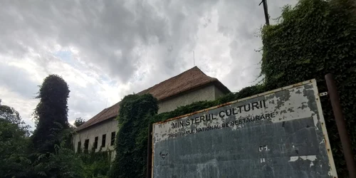 Castelul de la Banloc aşteaptă vremuri mai bune FOTO Ş.Both