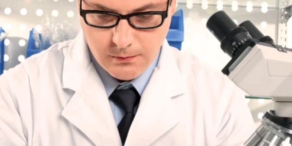 Gradul de afectare  a ţesutului hepatic poate fi stabilit prin biopsie 