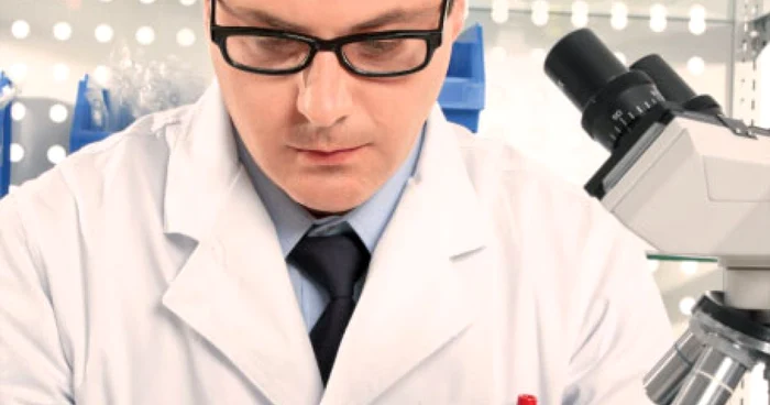 Gradul de afectare a ţesutului hepatic poate fi stabilit prin biopsie