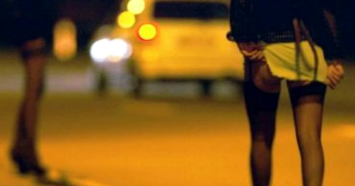 Iaşi: Prostituată trimisă în judecată pentru că şi-a tâlhărit clientul