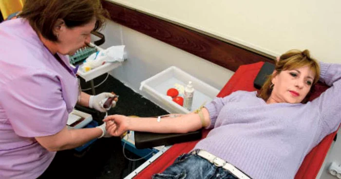 O pungă  de sânge donat o singură dată poate salva trei vieţi