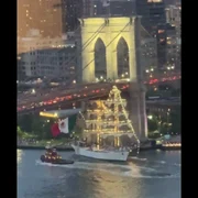 nava mexicana se loveste de podul brooklyn foto x png